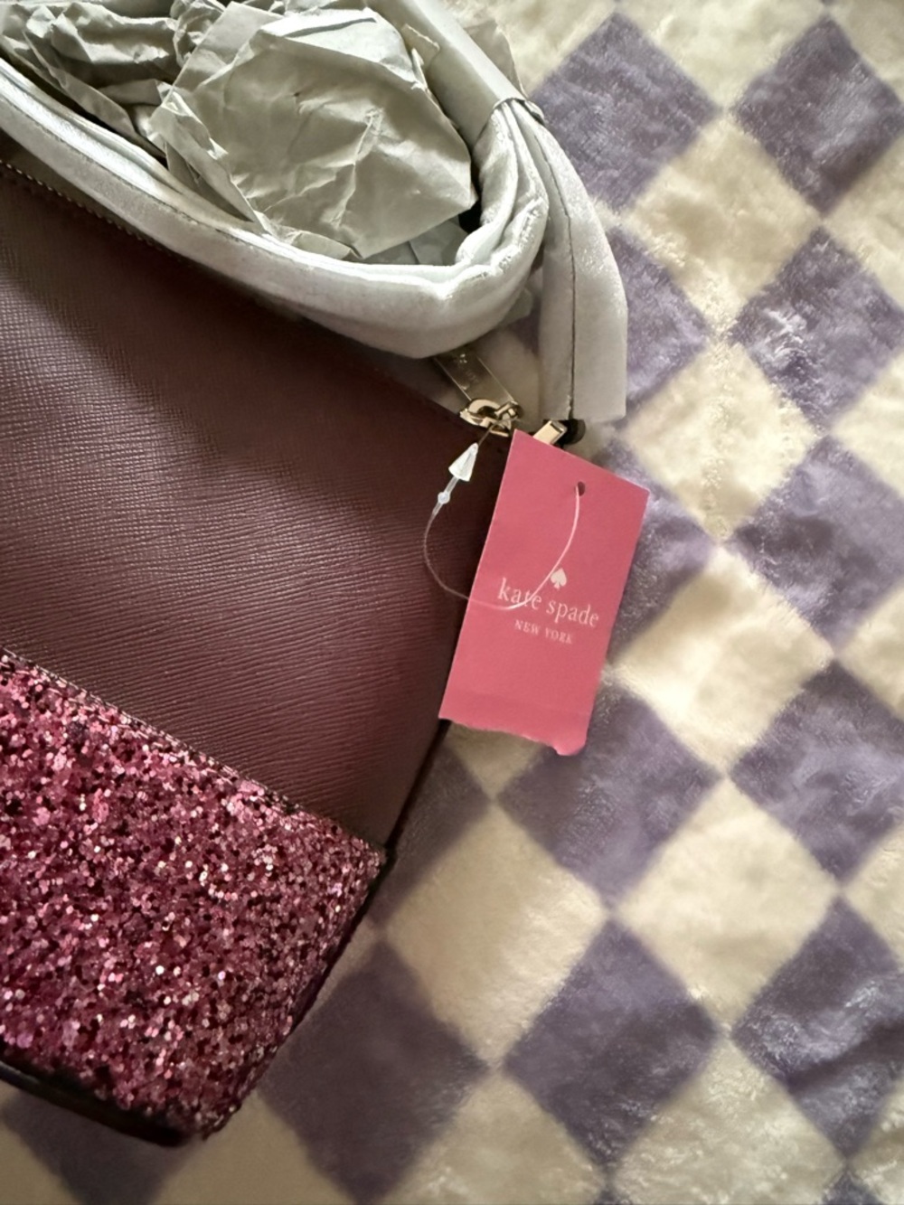 Kate Spade Cherrywood Crossbody with mixed pink/silver Glitter Accents 🍒 💖 - Picture 5 of 7